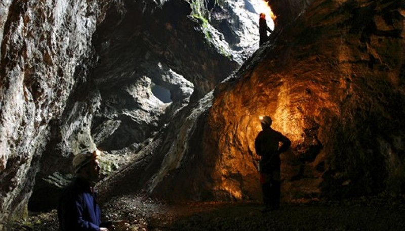 Underground Euskadi: caver for a day. Arrikrutz caves